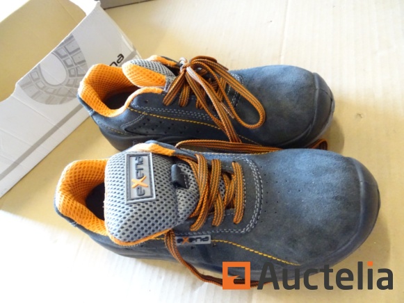 1 pair of Exena safety shoes size 39 Construction materials auctelia