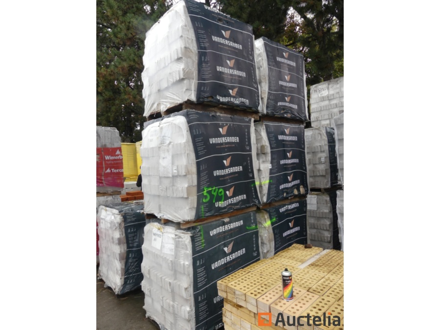 4700 Vandersanden Antro façade bricks used at auction - Auctelia