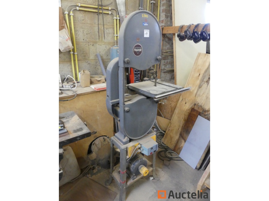 Band saw on Tauco metal base - auctelia.com