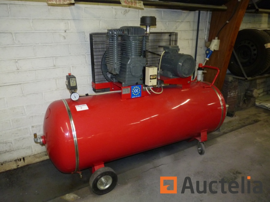 Bauger CR507 + S Compressor - Garage - Workshop for preparation of bo ...