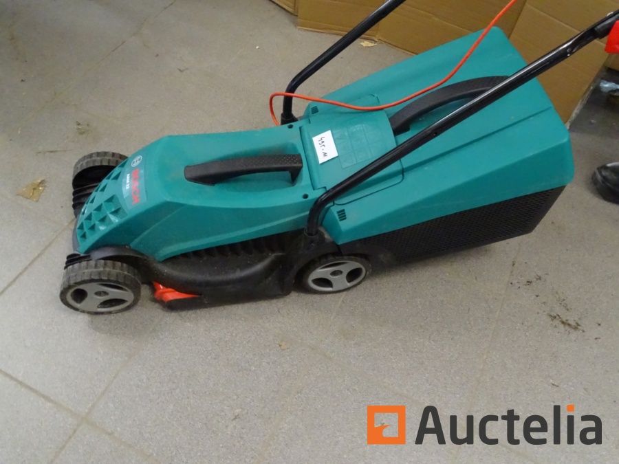 BOSCH ARM 32 electric Lawnmower Lawn mower auctelia