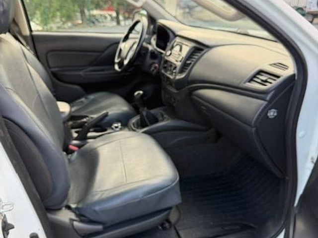 ميتسوبيشي L200-49296538