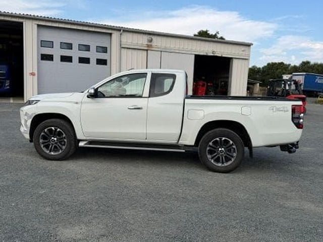 ميتسوبيشي L200-49296546