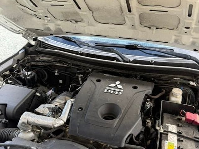 ميتسوبيشي L200-49296539