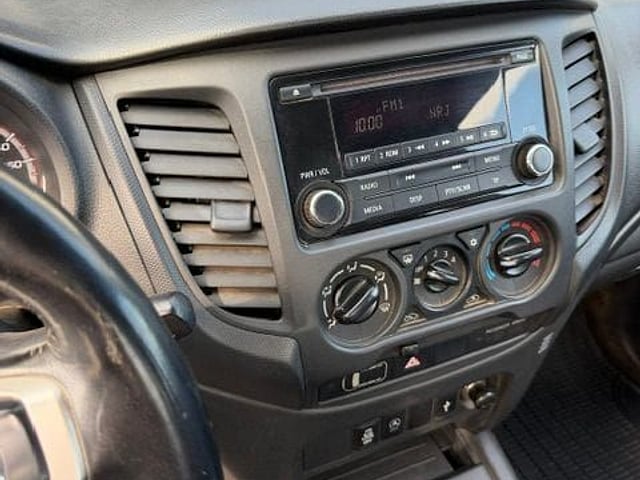 ميتسوبيشي L200-49296543