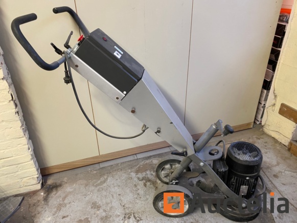 Belt sander clearance concrete