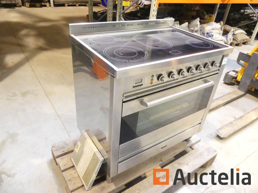 Electric stove Meurilux and Whirpool kitchen hood Horeca Ovens / s