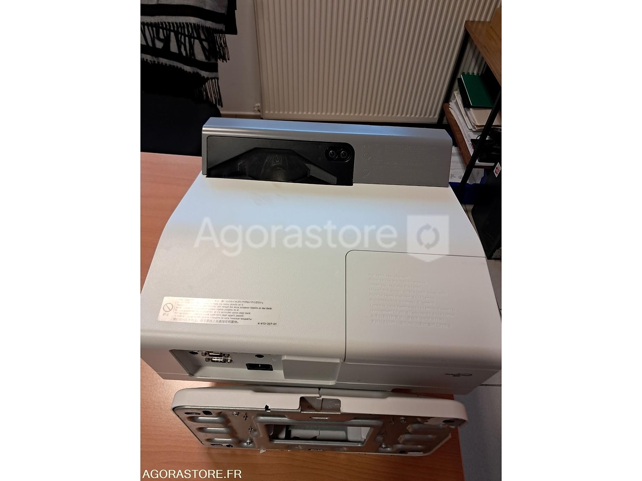 Interactive video projector used at auction - Agorastore
