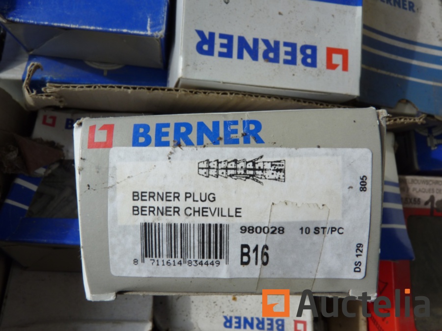 Pallet with Berner screws ankles ties Hardware auctelia