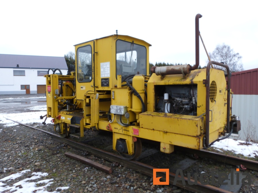 Railway track breaker Deutsche Plasser Unima 1 used at auction - Auctelia