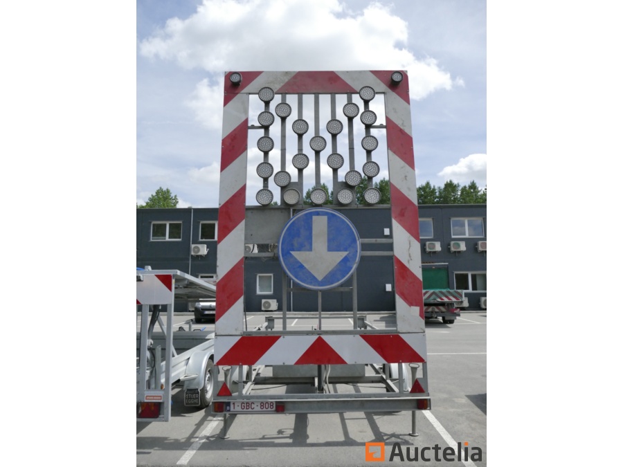 Single axle signalling Trailer - Road construction equipment - auctelia.com