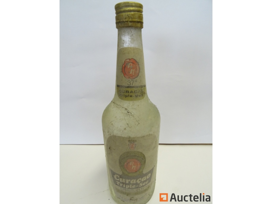 Triple dry bottle of Curacao Drinks Alcohol