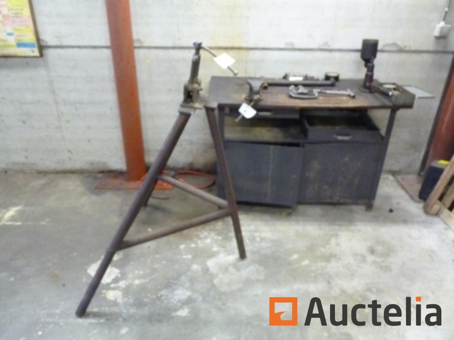 Tripod with pipe clamps, Workbench, Sturem tube cutter Construction