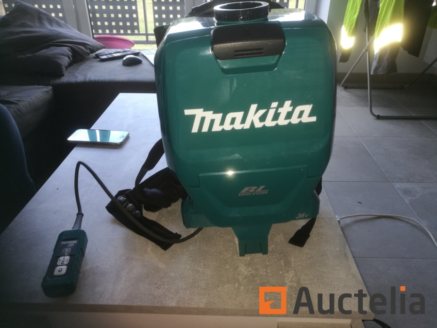 Makita 36 volt online vacuum cleaner