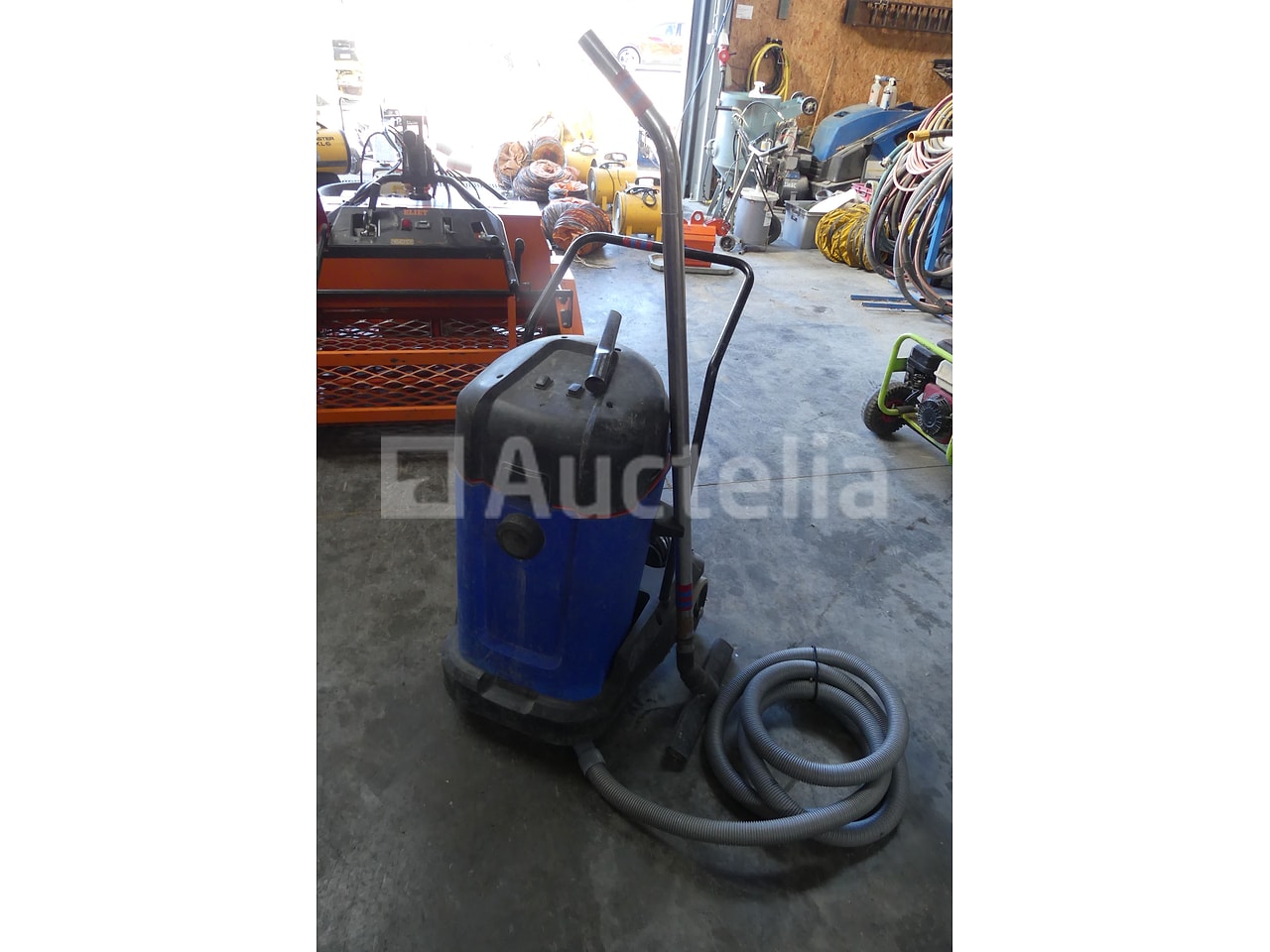 Aspirateur de chantier Nilfisk Alto d'occasion aux enchères - Auctelia