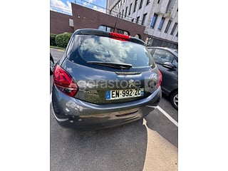 Voiture - Peugeot - 208 (photo 5)