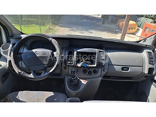 Voiture - Renault - TRAFIC (photo 6)