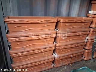 LOT DE 6 JARDINIERES RECTANGULAIRES AVEC RESERVES ET SUPPORTS (photo 2)