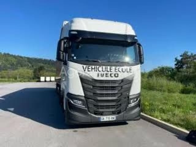 Tracteur routier - IVECO - 2022 - 93100km