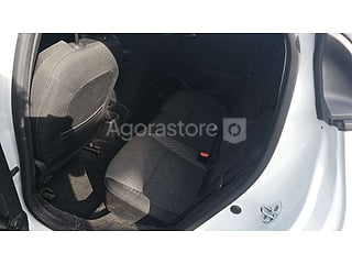 Voiture - Renault - CLIO - 2021 - 120768km (photo 6)