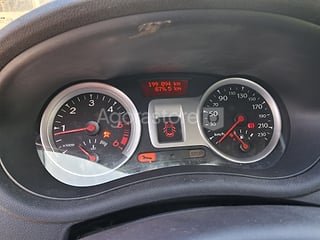 Voiture - Renault - CLIO MECA 577 (photo 6)