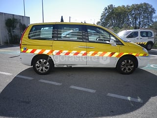 Voiture - Citroën - C8 (photo 4)
