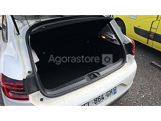 Voiture - Renault - CLIO - 2019 - 122861km (photo 5)