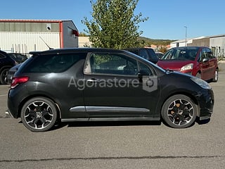 Voiture - Citroën - DS3 (photo 4)