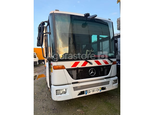 19T BOM ECONIC MERCEDES CABINE TYPE BUS 2007 4 places