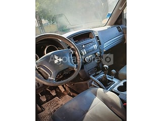 Voiture - Mitsubishi - PAJERO (photo 3)