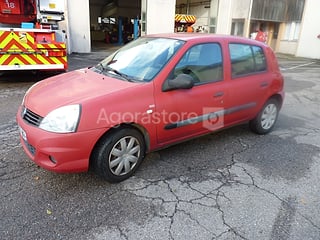 Voiture - Renault - CLIO (photo 2)