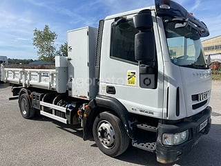 Camion - IVECO (photo 2)