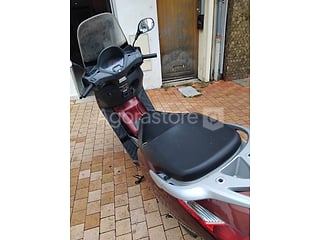 Moto - Scooter - Honda - FES125 (photo 4)