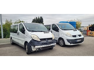 Lot de 2 Renault Trafic 9 places (accidentés et non roulants) (photo 2)