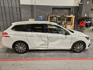 Voiture - Peugeot - 308 (photo 5)
