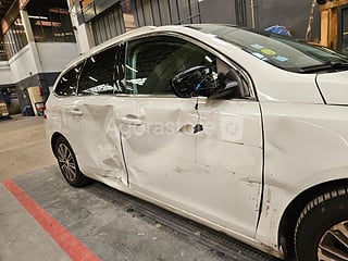 Voiture - Peugeot - 308 (photo 2)