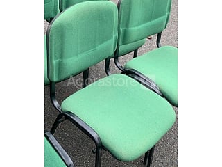 Lot de 14 chaises de réunion en tissu vert (photo 3)