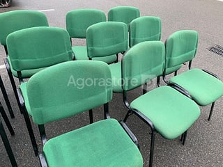 Lot de 14 chaises de réunion en tissu vert (photo 4)
