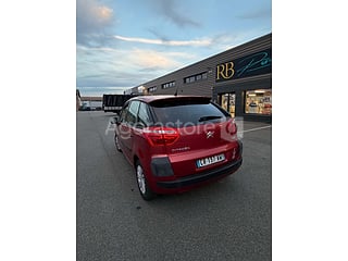 Voiture - Citroën - C4 (photo 3)