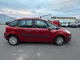 Voiture - Citroën - C4 (photo 4)