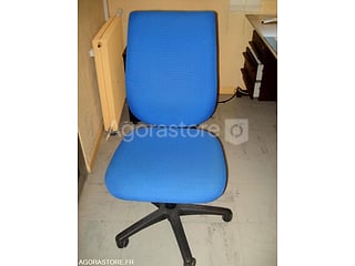 Fauteuil de bureau de couleur bleue