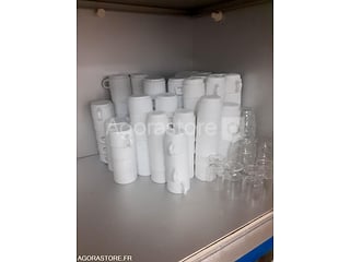 LOT VAISSELLE DIVERS ASSIETTES, TASSES, ETC (photo 2)