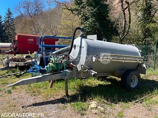 Tonne à lisier de 3 000 litres de la marque Samas, fabriquée en 1993