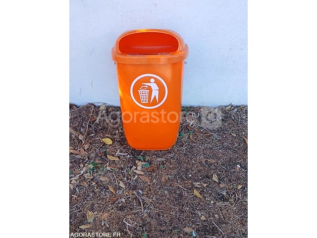 1 LOT DE 7 POUBELLES NEUVES EXTERIEURES SANS FIXATIONS