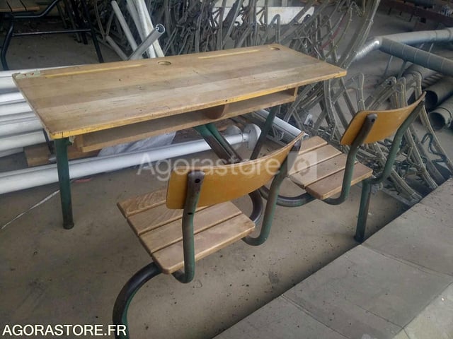 Lot de tables écoliers
