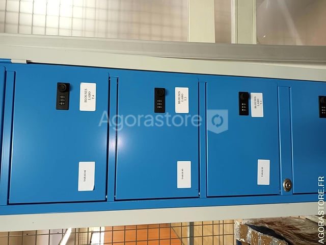 Etagère à casiers