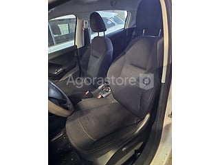 Voiture - PEUGEOT 208 (photo 5)