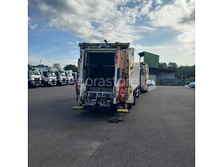 Camion poubelle - Renault - D WIDE (photo 3)