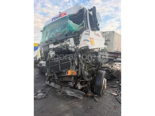 Tracteur routier - Mercedes - ACTROS - 2016 - pour pièces (photo 4)