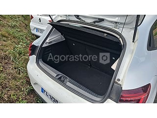 Voiture - Renault - CLIO - 2019 - 131135km (photo 4)